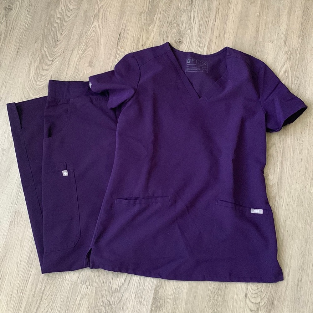 FIGS Scrub Set